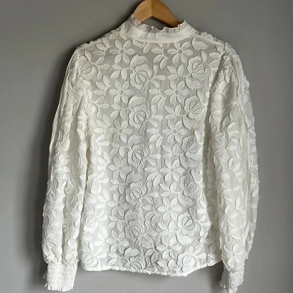 Waimari Magnolia Floral Button-Up Blouse - Picture 3 of 15